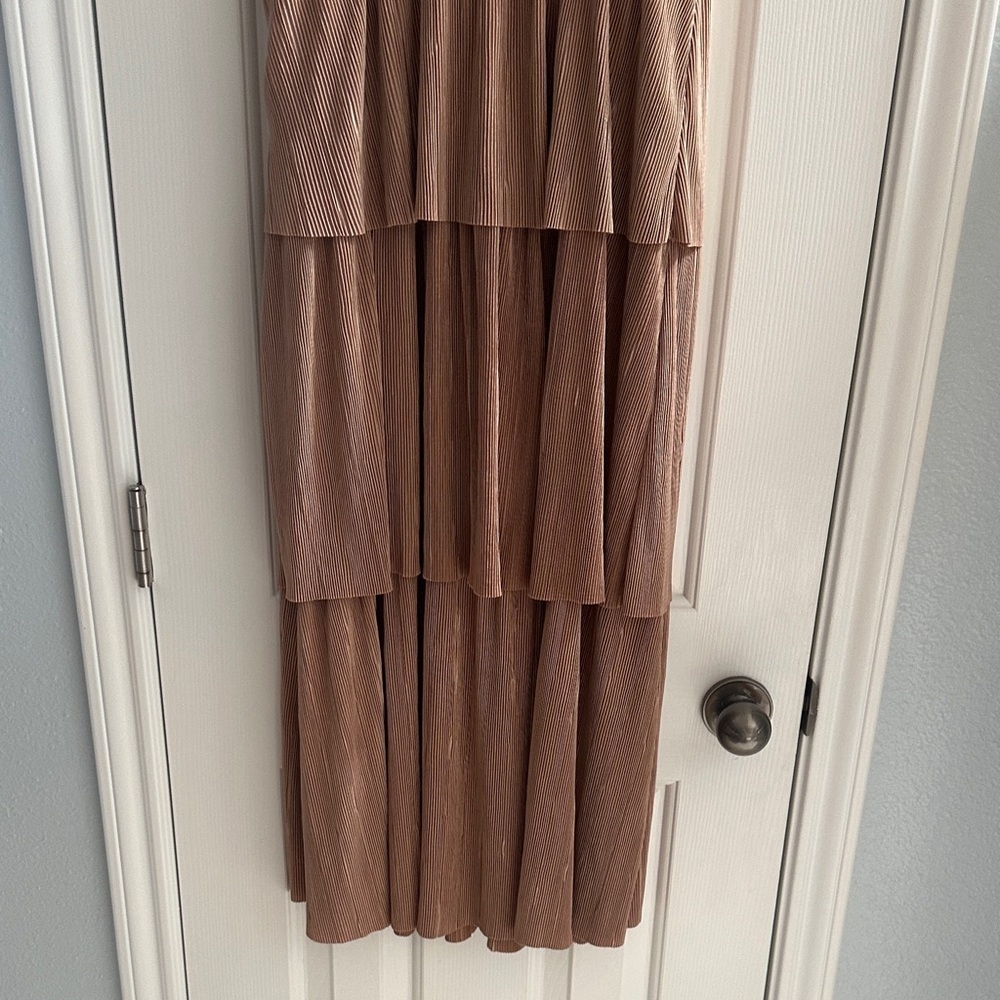 Skies Are Blue Blush Champagne Tiered Maxi Dress Pleated Party Holiday Small NWT - Picture 3 of 10